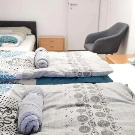 Daire 3-bed Cosy - Sleeps 7 *