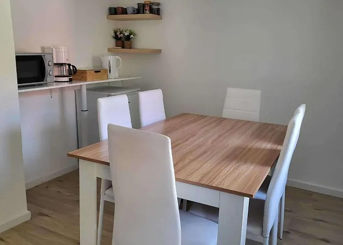 3-bed Cosy - Sleeps 8 Appartement Villingen-Schwenningen